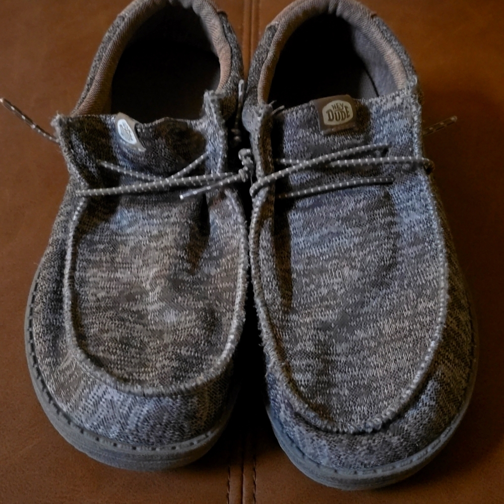 Hey dudes size 5Y